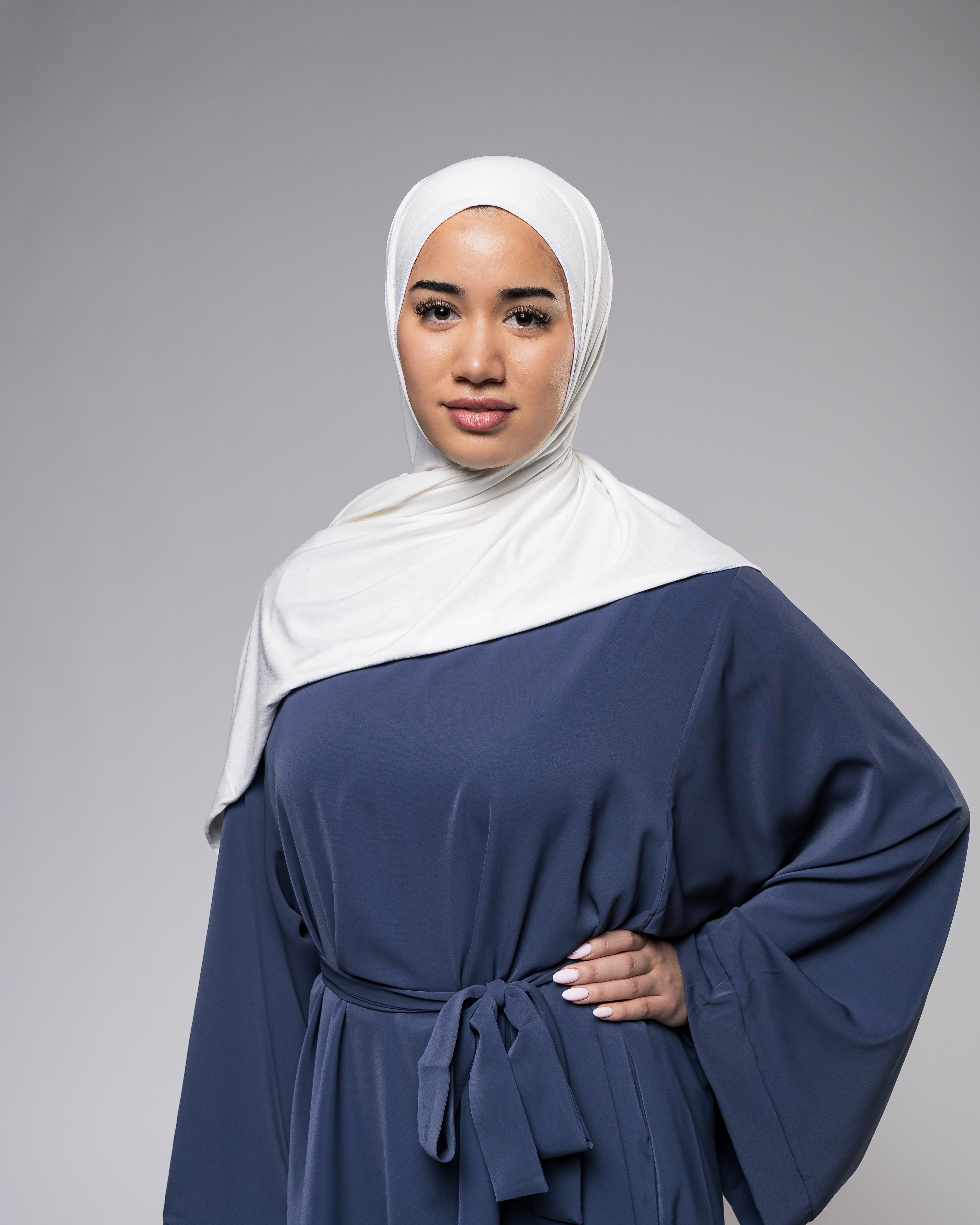 Soft Flow Abaya in Dunkelgrau - Zaytouna