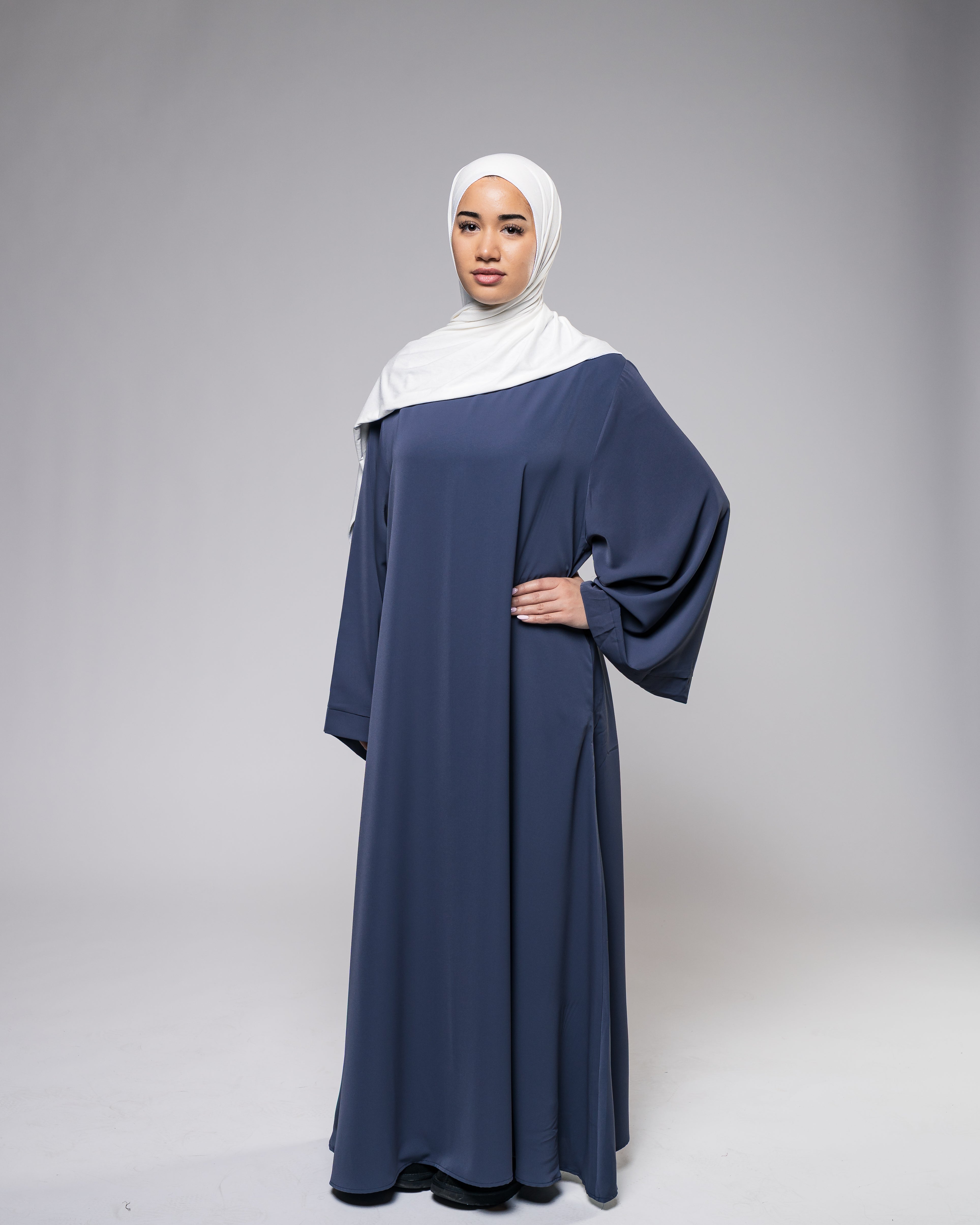Soft Flow Abaya in Dunkelgrau - Zaytouna